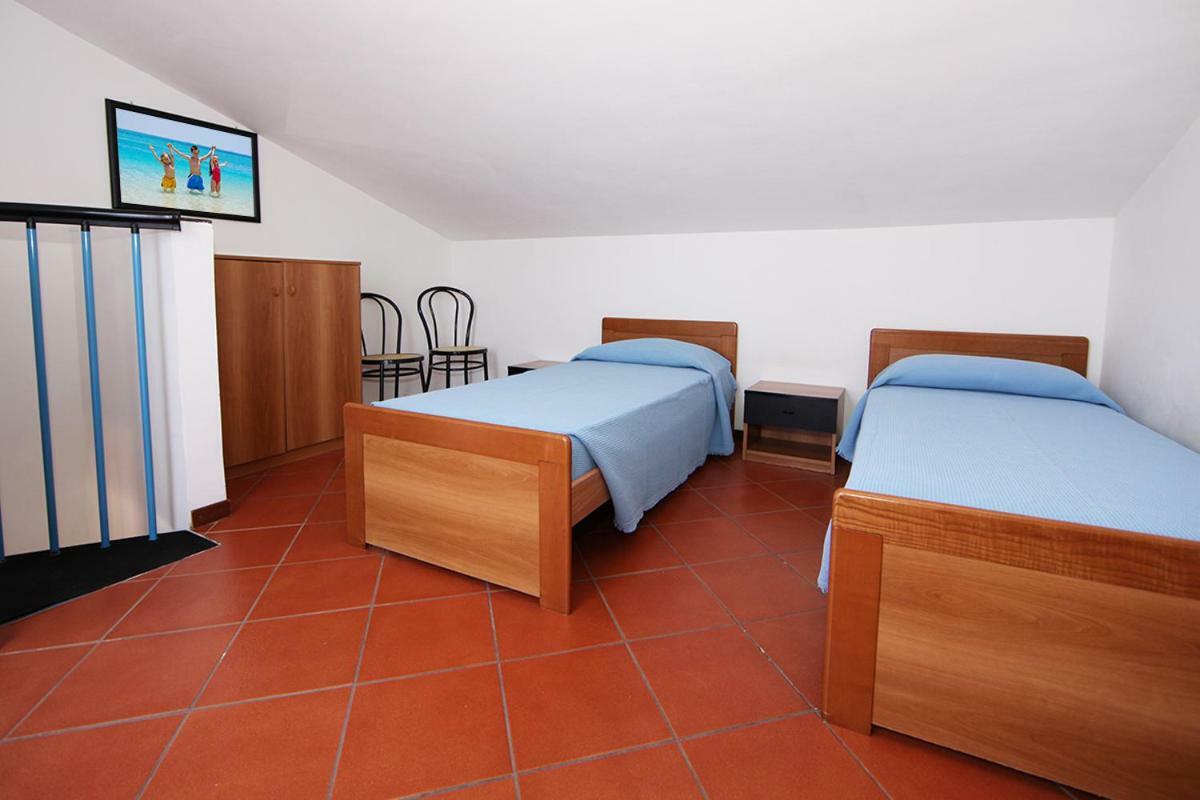 Elba Vip Aparthotel Porto Azzurro Ngoại thất bức ảnh