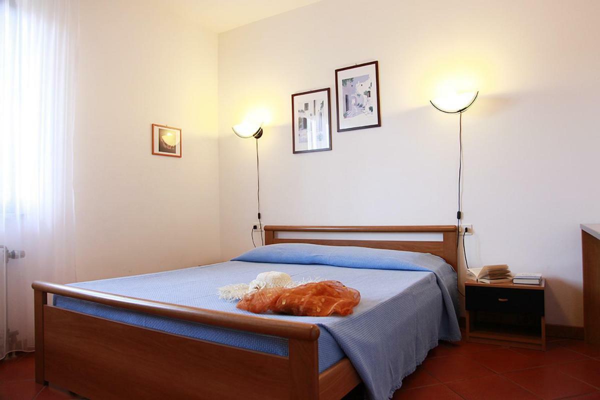 Elba Vip Aparthotel Porto Azzurro Ngoại thất bức ảnh