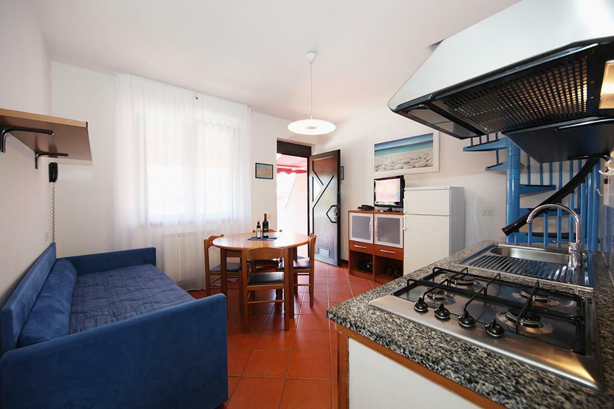 Elba Vip Aparthotel Porto Azzurro Ngoại thất bức ảnh