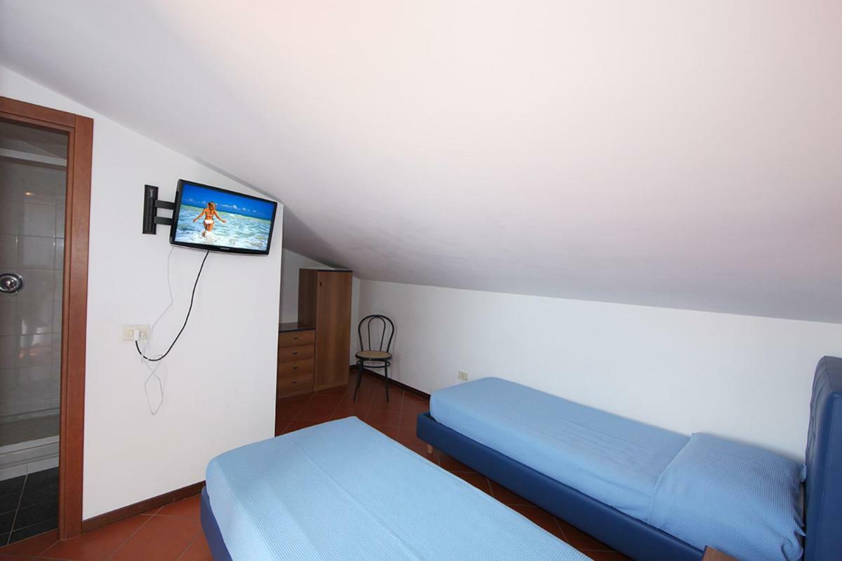 Elba Vip Aparthotel Porto Azzurro Ngoại thất bức ảnh