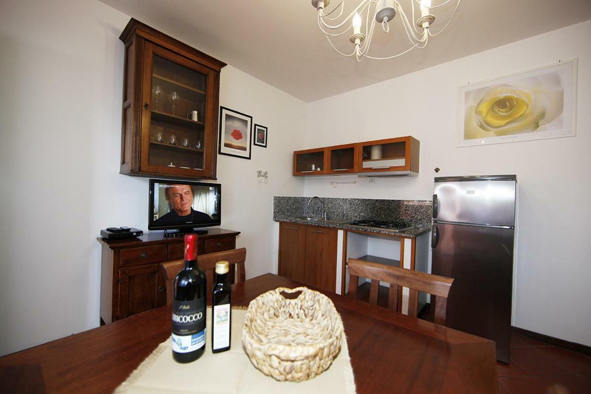 Elba Vip Aparthotel Porto Azzurro Ngoại thất bức ảnh