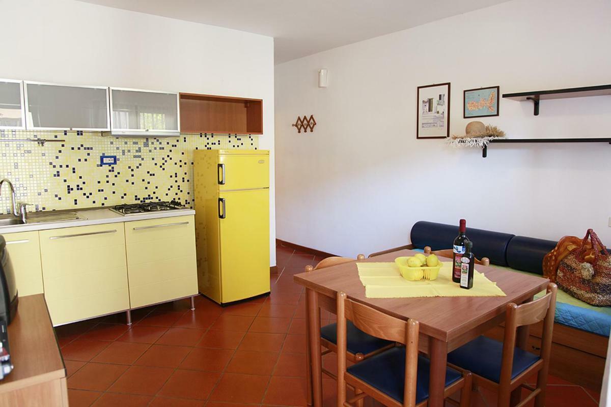 Elba Vip Aparthotel Porto Azzurro Ngoại thất bức ảnh