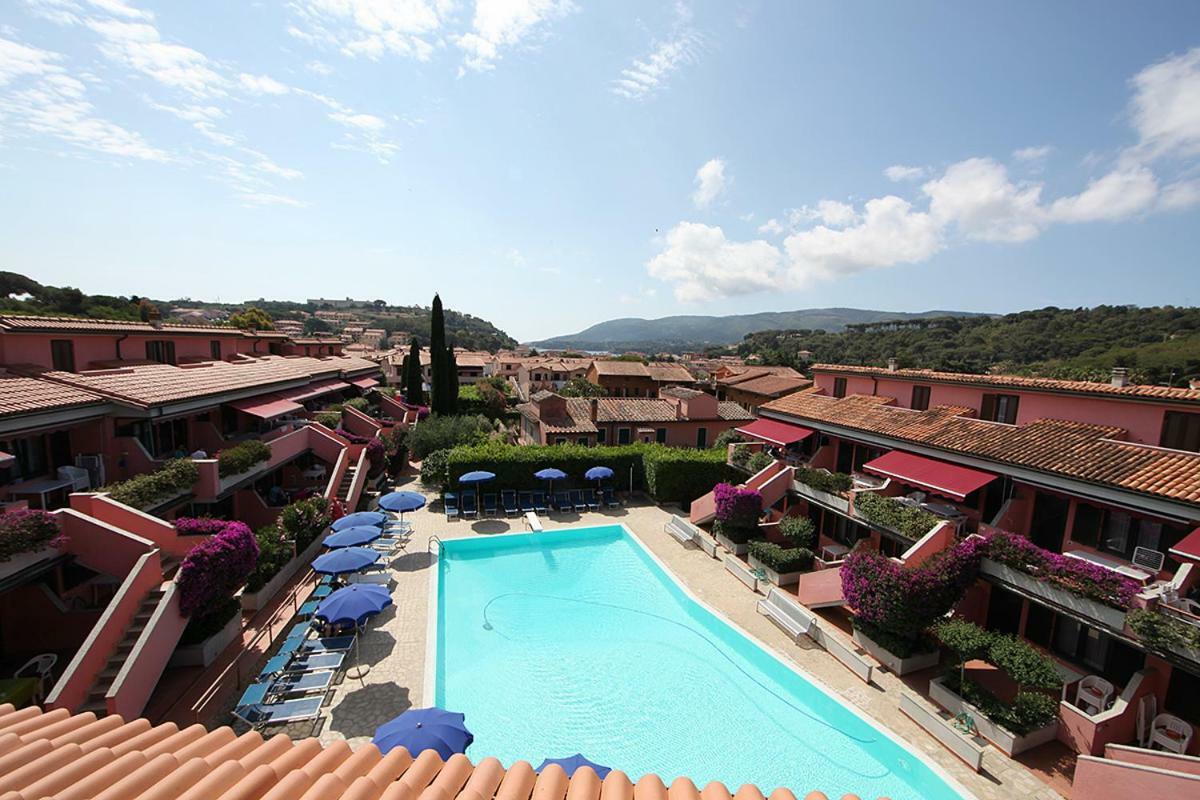 Elba Vip Aparthotel Porto Azzurro Ngoại thất bức ảnh