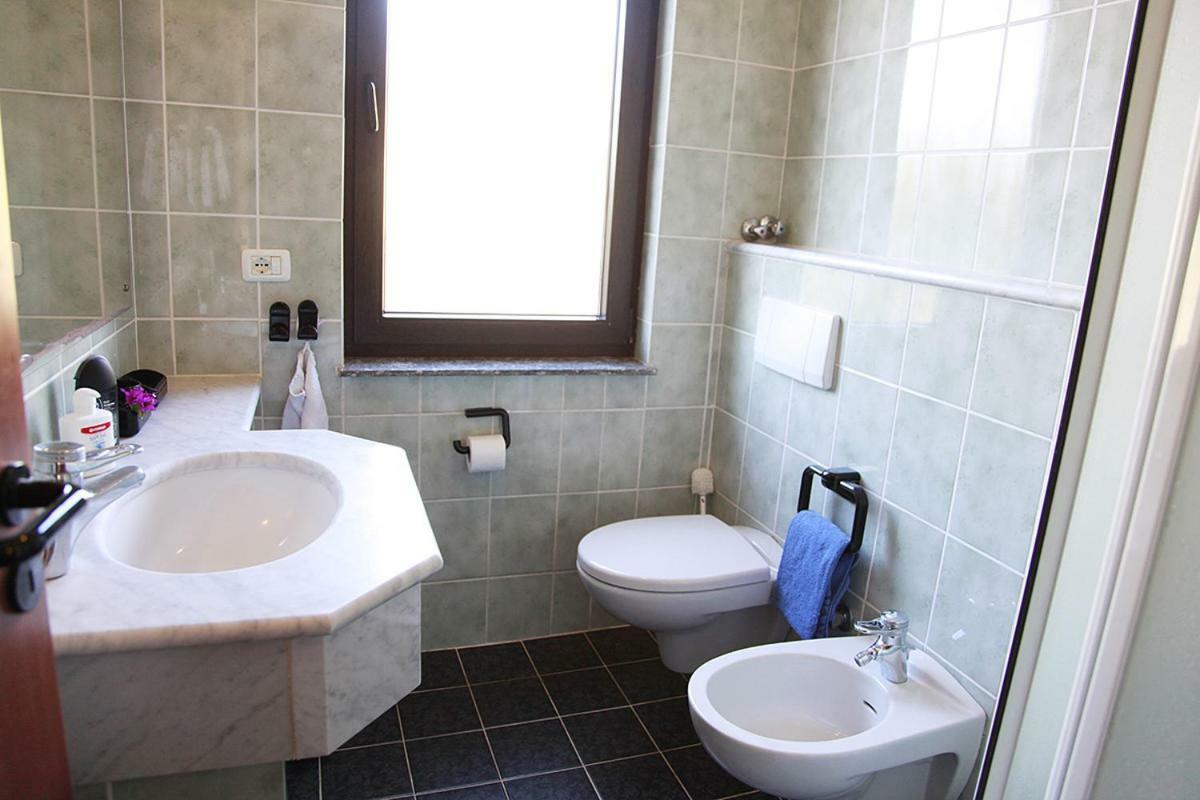 Elba Vip Aparthotel Porto Azzurro Ngoại thất bức ảnh